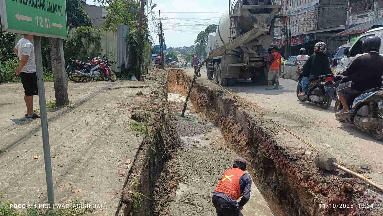 PROYEK DRAINASE JALAN SENTOT ALI BASA JAMBI: JEBAKAN MAUT DI TENGAH KOTA, KINERJA DINAS PUPR DIPERTANYAKAN!