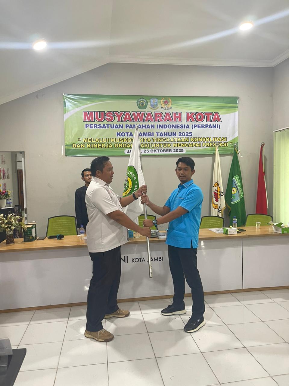 “Antoni Gumay Beri Mandat: Adi Satria Pimpin PERPANI, Ajak Pacu Prestasi dan Gebyar Event Panahan Kota Jambi”