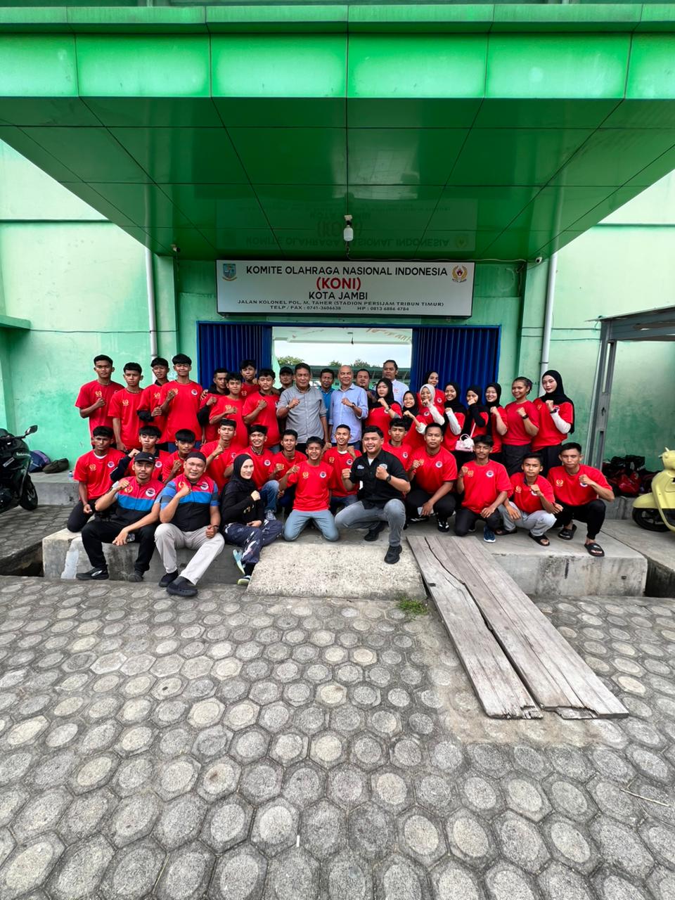 “Gaspol ke Tanjabbar! Ketua KONI Kota Jambi Minta Atlet Kickboxing ‘Main Cantik’ dan Pulang Bawa Emas”