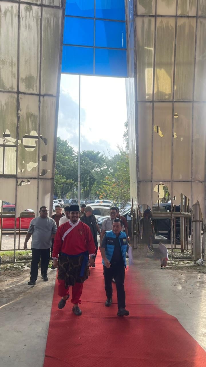 Jangan Biarkan Keringat Atlet Menetes di “Rumah Hantu”: Habib Syukri Baraqbah Sentil Keras Gubernur Al Haris Soal Penelantaran GOR Kota Baru