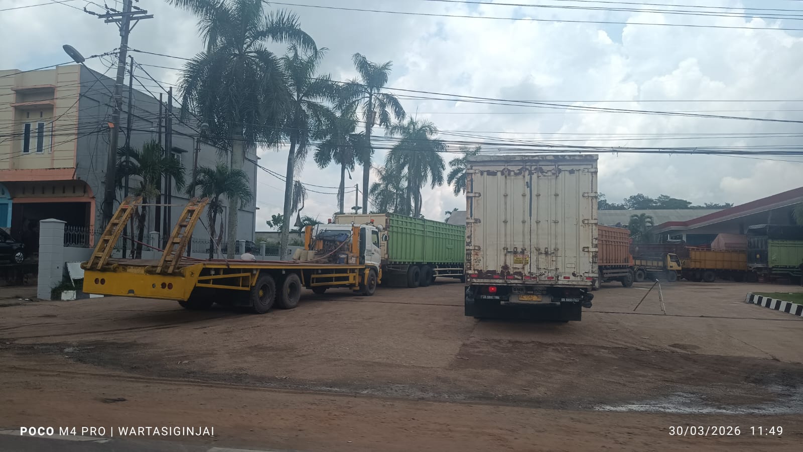 Membaca Hukum BBM Bersubsidi: Mengapa Truk Raksasa di SPBU Pal 10 Adalah Bentuk Perampasan Hak Rakyat?