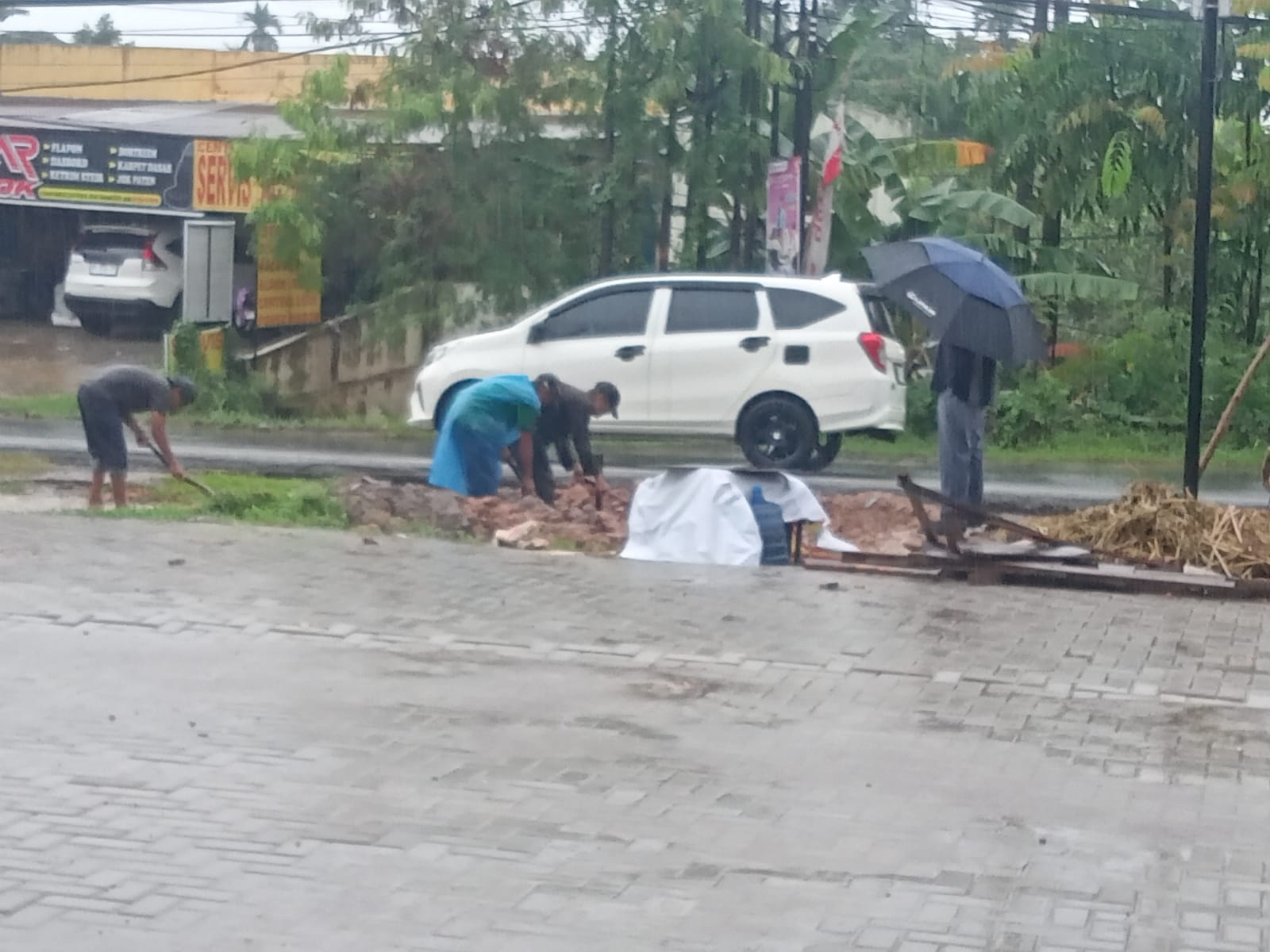 Kontroversi Drainase Jelutung: Kebijakan PU Jambi Dipertanyakan, Warga Jadi Korban